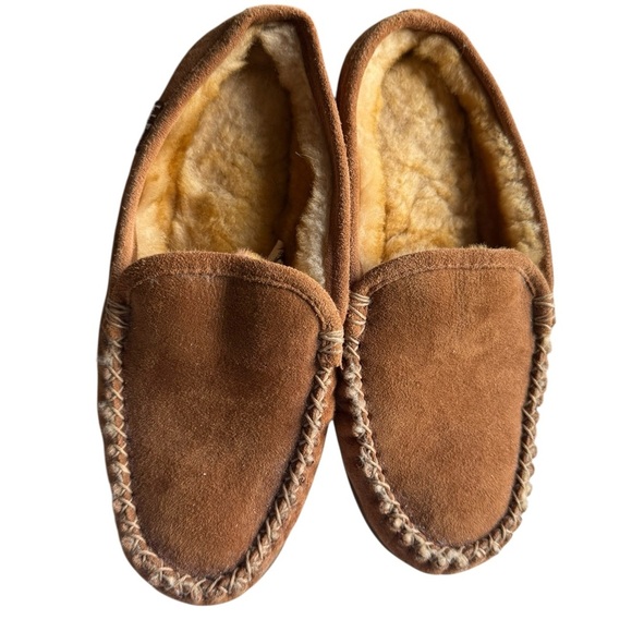L.L. Bean Women’s Suede Moccasins Camp Genuine shearling lamb Rubber outsole 8 - Picture 5 of 10